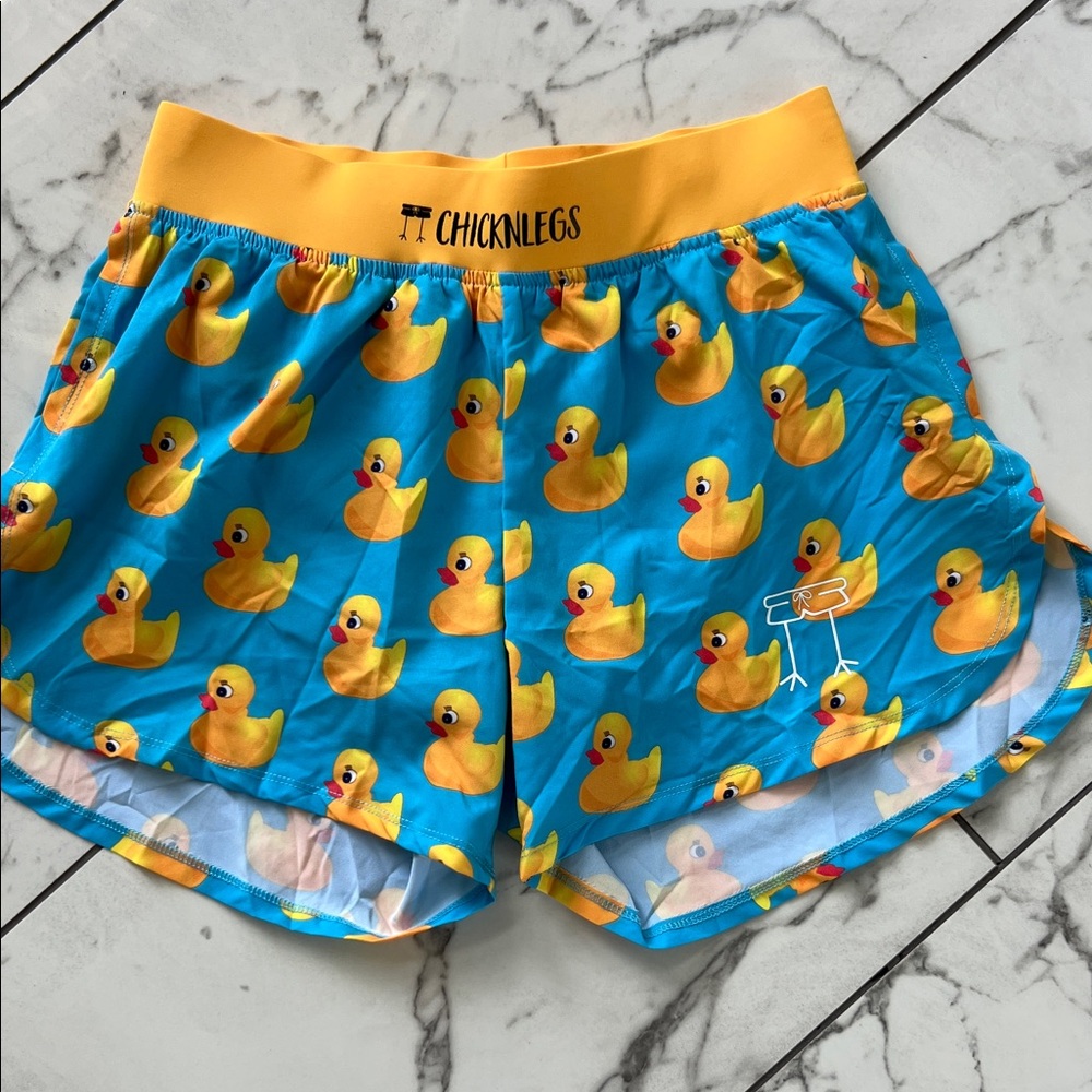 ChicknLegs Rubber Duck Print Shorts Men’s Size Small